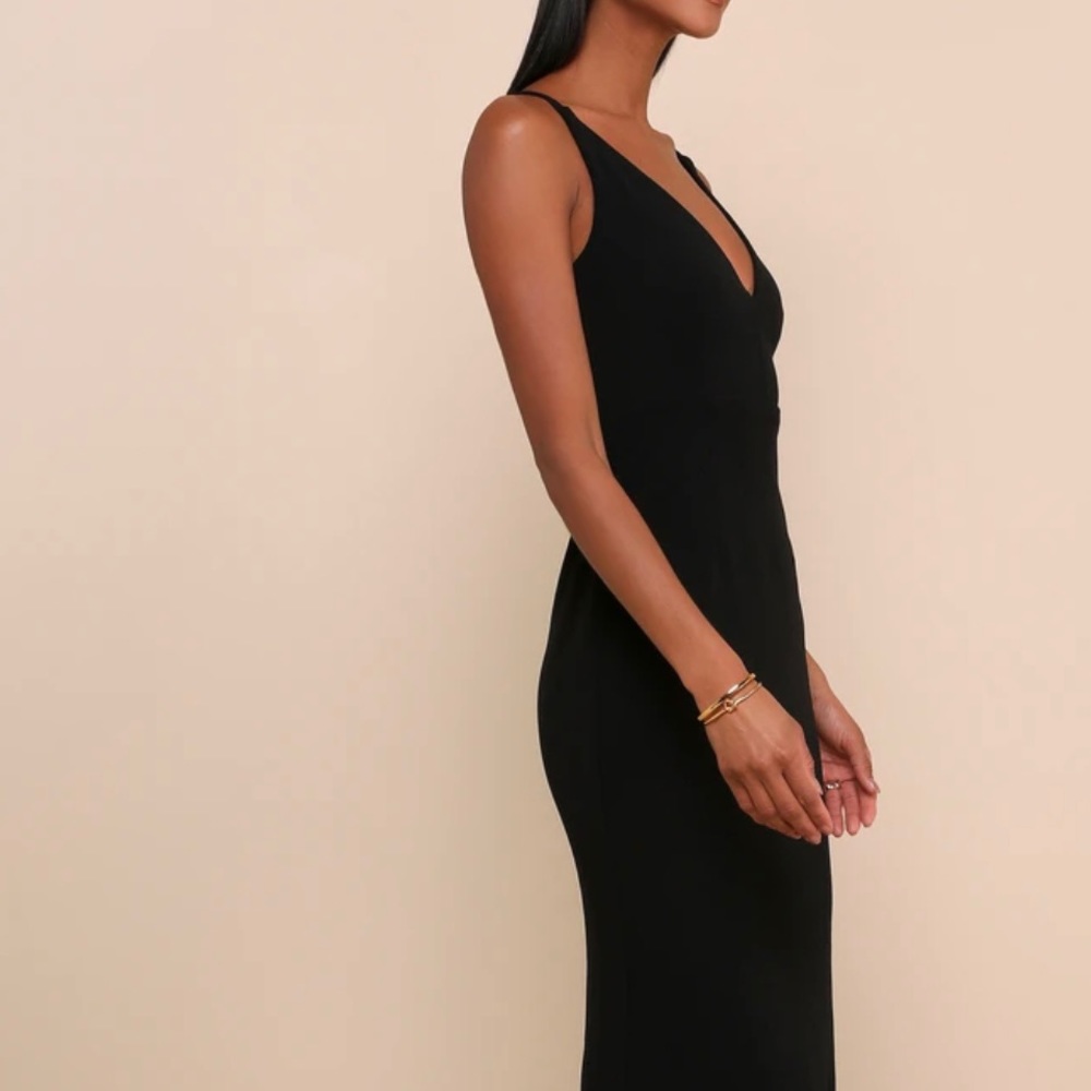 Melora Black Sleeveless Maxi Dress